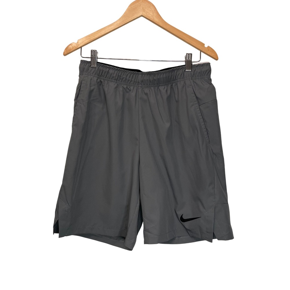NEW Nike Mens Dri-FIT Medium Training Shorts Standard Fit Gray‎ Athletic Gym